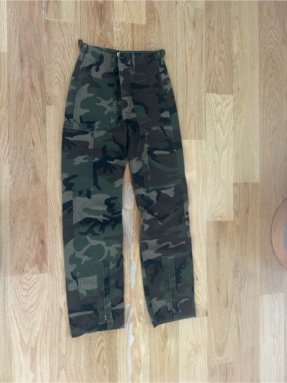 Re/Done Women Camouflage Cargo Pants - Green/Black